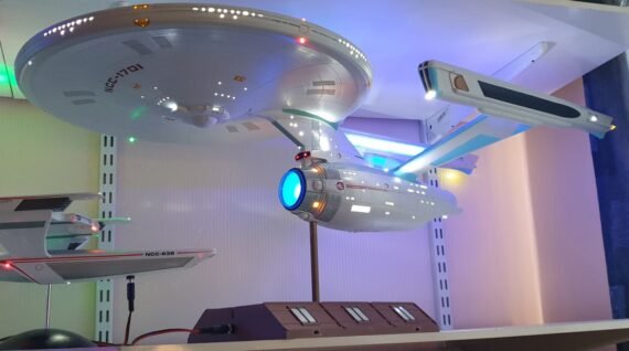 U.S.S. Enterprise 1:350 Scale Set Prop Replica Model with lights -BUY 2 FREE SHIPPING