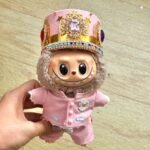 🧸Labubu G-DRAGON Same Style Doll Clothes 17cm - Second Generation Pendant Plush Doll Clothes【Hat + Clothes + Pants with Glue】